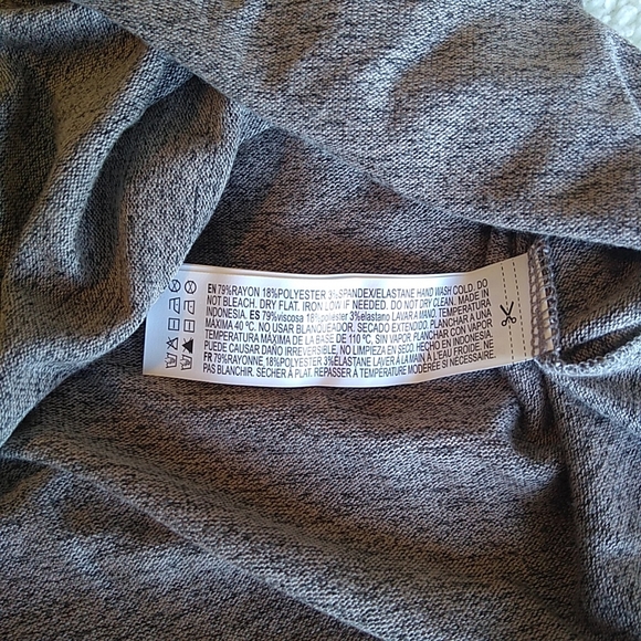 NWT Forever 21 Long Sleeved Sweater Dress in Soft Heathered Neutral Size Small - Picture 6 of 7